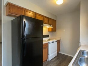 504 Ashwood Ln in Pensacola, FL - Building Photo - Building Photo