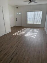 16639 Hemingway Dr in Weston, FL - Building Photo - Building Photo