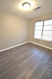 3631 N MacGregor Way photo'