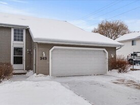 343 Desplaine Rd in De Pere, WI - Building Photo