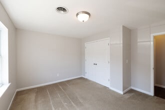 Greenbush Terrace in East Greenbush, NY - Building Photo - Interior Photo