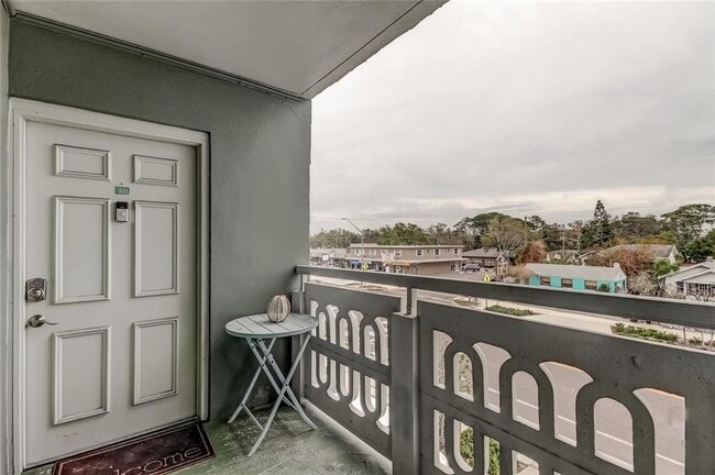 7321 Central Ave in St. Petersburg, FL - Foto de edificio - Building Photo