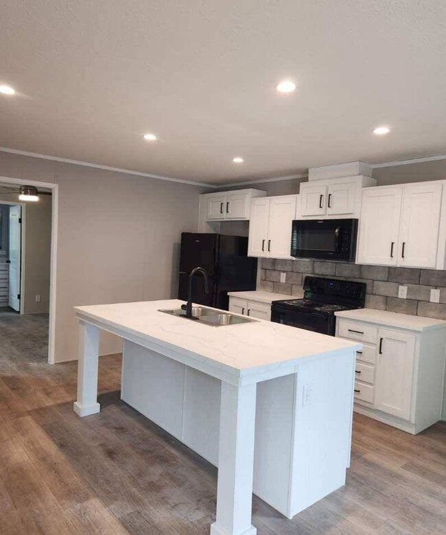 property at 400 Landrey Dr