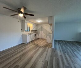 4871 Elkhorn Dr SE in Salem, OR - Building Photo - Building Photo