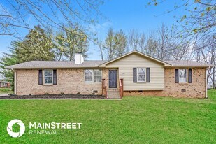 242 Iris Dr in Hendersonville, TN - Building Photo