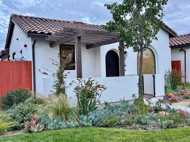 1101 W 2nd St in Oxnard, CA - Building Photo - Building Photo