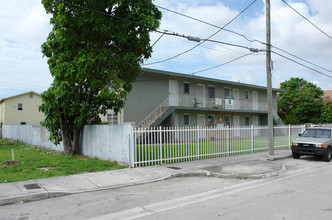 142 NW 27th St in Miami, FL - Building Photo - Building Photo