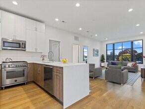 7 Burroughs St in Boston, MA - Building Photo - Building Photo