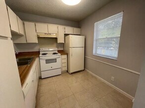 8850 Royal Palm Blvd in Coral Springs, FL - Building Photo - Building Photo