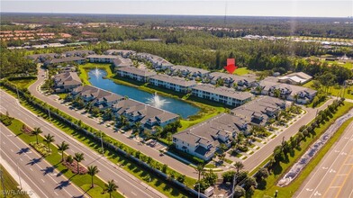 6953 Avalon Cir in Naples, FL - Foto de edificio - Building Photo