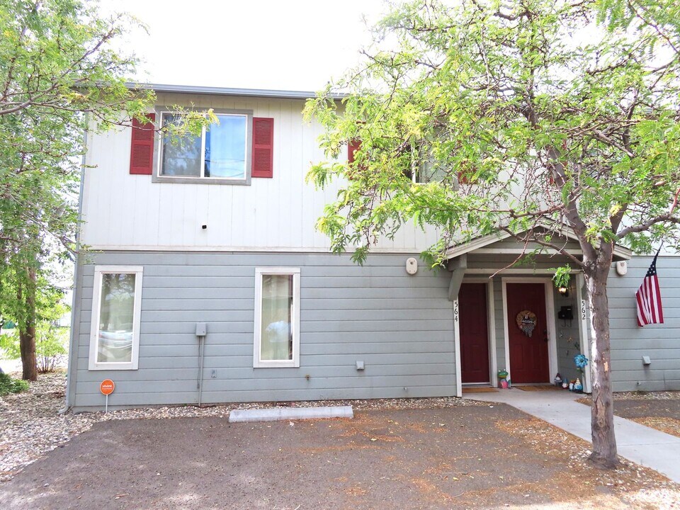 582 E St in Sparks, NV - Building Photo