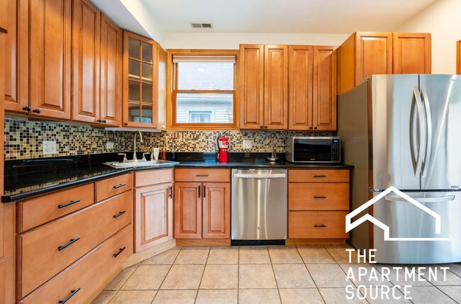 3913 N Kenneth Ave, Unit 2 in Chicago, IL - Building Photo - Building Photo