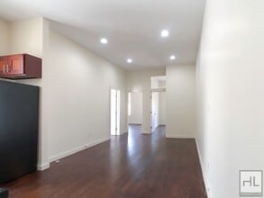 NOSTRAND AVENUE / Spacious 4-bed, 1-bath / in Brooklyn, NY - Building Photo - Building Photo