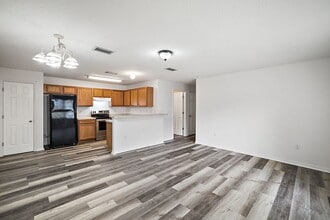 526 Paulling Dr in Leesburg, FL - Building Photo - Building Photo