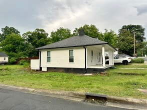 2228 Tate St in Charlotte, NC - Building Photo - Building Photo