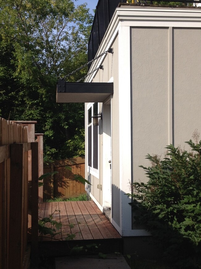 14 W 5th St, Unit Unit 2 in Duluth, MN - Building Photo - Building Photo