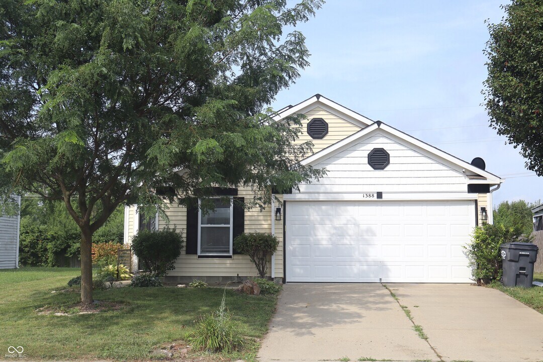1388 Norton Dr in Greenwood, IN - Building Photo