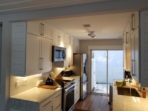 1 High Bluff Rd in Hilton Head Island, SC - Building Photo - Building Photo