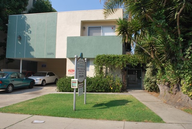 3375 Vinton Ave in Los Angeles, CA - Building Photo