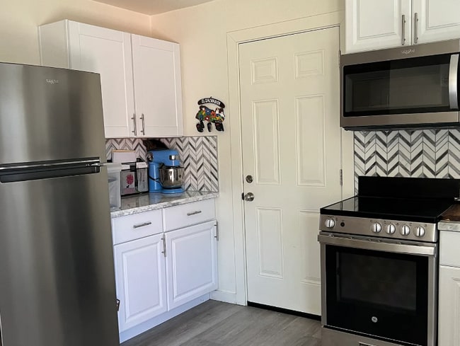 900 Santa Cruz Dr in Pleasant Hill, CA - Building Photo - Building Photo