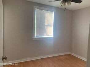 3535 Rosselle St-Unit -1 in Jacksonville, FL - Foto de edificio - Building Photo