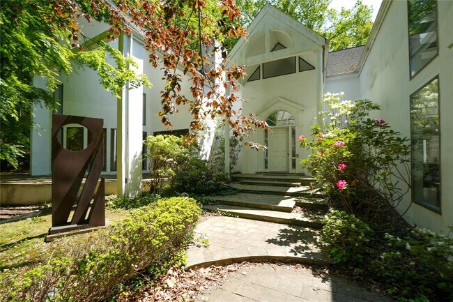 246 Cleft Rd in Mill Neck, NY - Building Photo - Building Photo