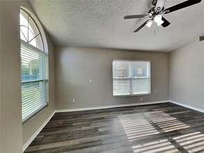 7323 R J Cove Ct in Orlando, FL - Building Photo - Building Photo