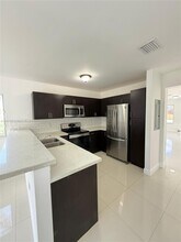 13744 SW 258th Ln in Naranja, FL - Foto de edificio - Building Photo