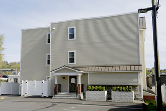 Nyack Point Apartments in Nyack, NY - Building Photo - Building Photo