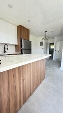 2430 NE 188th St in Miami, FL - Building Photo - Building Photo