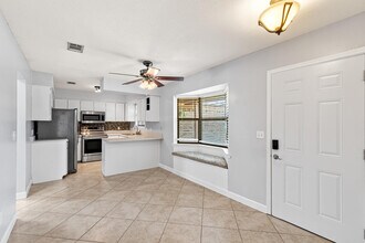 551 Juanita Ave in Destin, FL - Foto de edificio - Building Photo