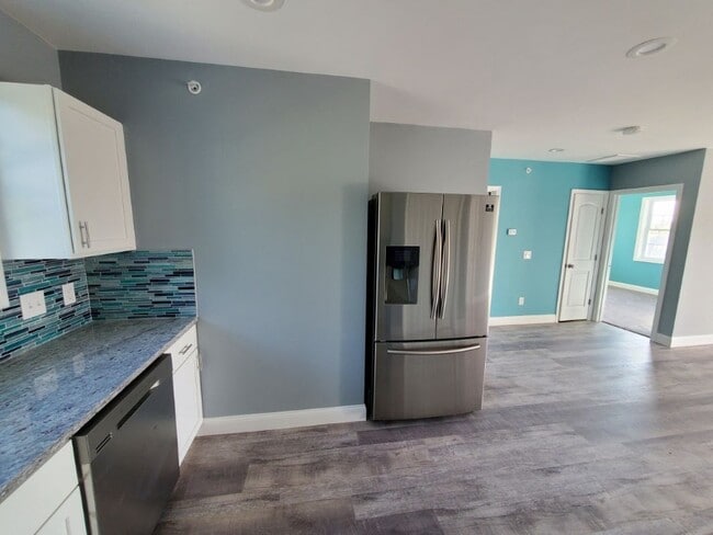 50 Village Green S in East Providence, RI - Building Photo - Building Photo