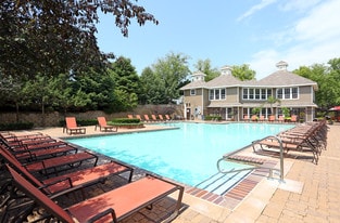 Steeplechase on Maple in Omaha, NE - Building Photo