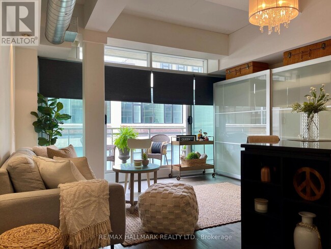 233-233 Carlaw Ave