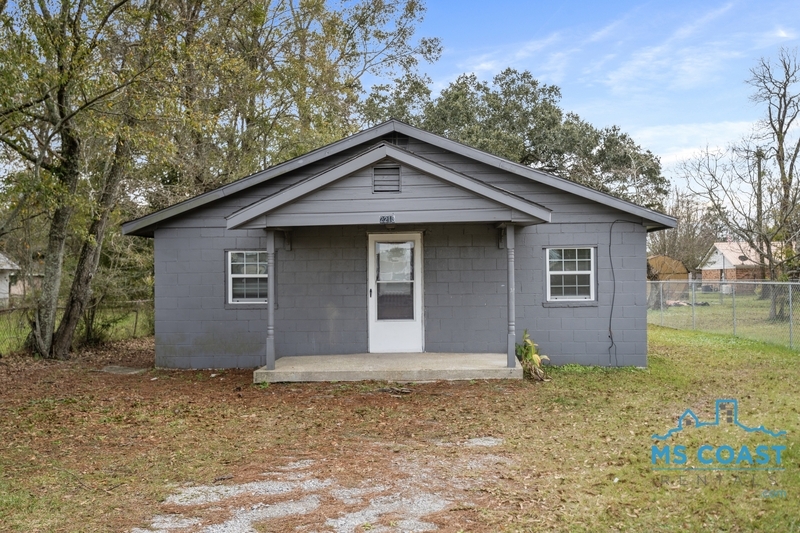 2213 34th St in Gulfport, MS - Building Photo