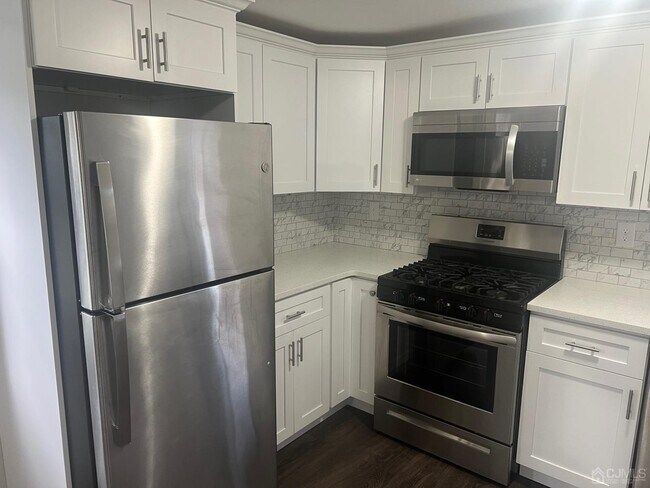 209 Runyon Ave-Unit -2 in Middlesex, NJ - Building Photo - Building Photo