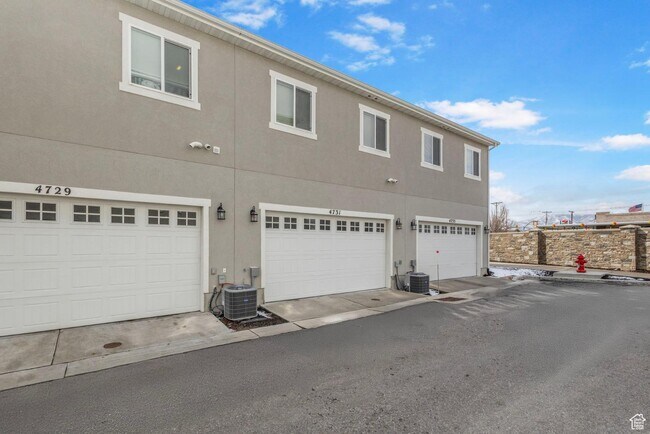 4731 W Talavera Wy in Kearns, UT - Building Photo - Building Photo