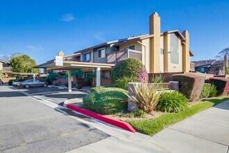 205 Westlake Dr in San Marcos, CA - Building Photo - Building Photo