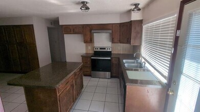 3705 Fort Hunt Dr in Arlington, TX - Building Photo - Building Photo