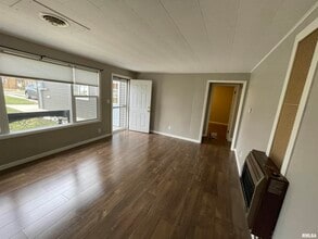 103 Cherry Ln in Washington, IL - Building Photo - Building Photo