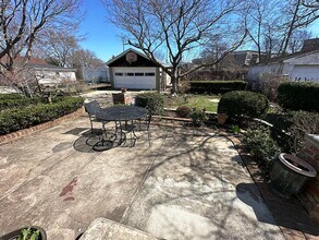 238 Allen St in Lawrence, NY - Building Photo - Building Photo