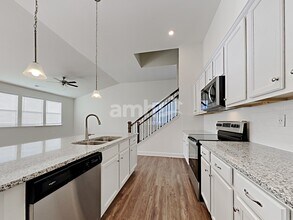 5250 Valley Dr in Cumming, GA - Foto de edificio - Building Photo