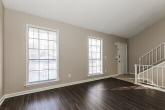 6405 Beethoven Cir in Riverdale, GA - Foto de edificio - Building Photo