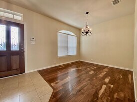 8711 Finlandia Gap in San Antonio, TX - Building Photo
