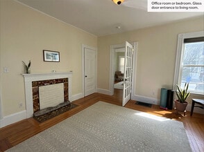 40 Bartlett St in Somerville, MA - Foto de edificio - Building Photo