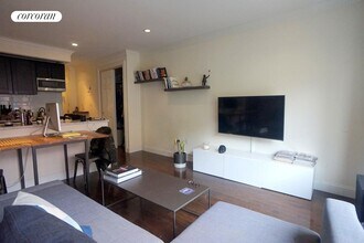 254 W 15th St in New York, NY - Building Photo - Building Photo