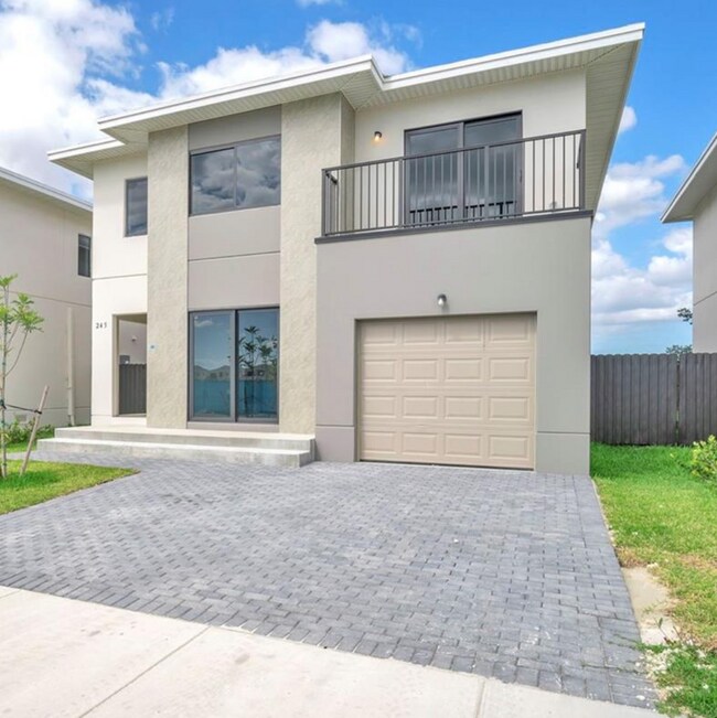 245 NW 13th Pl in Florida City, FL - Building Photo - Building Photo