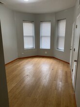 3343 N Troy St, Unit 3rd Floor in Chicago, IL - Foto de edificio - Building Photo