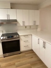 730 N Eucalyptus Ave, Unit 2 in Inglewood, CA - Building Photo - Building Photo