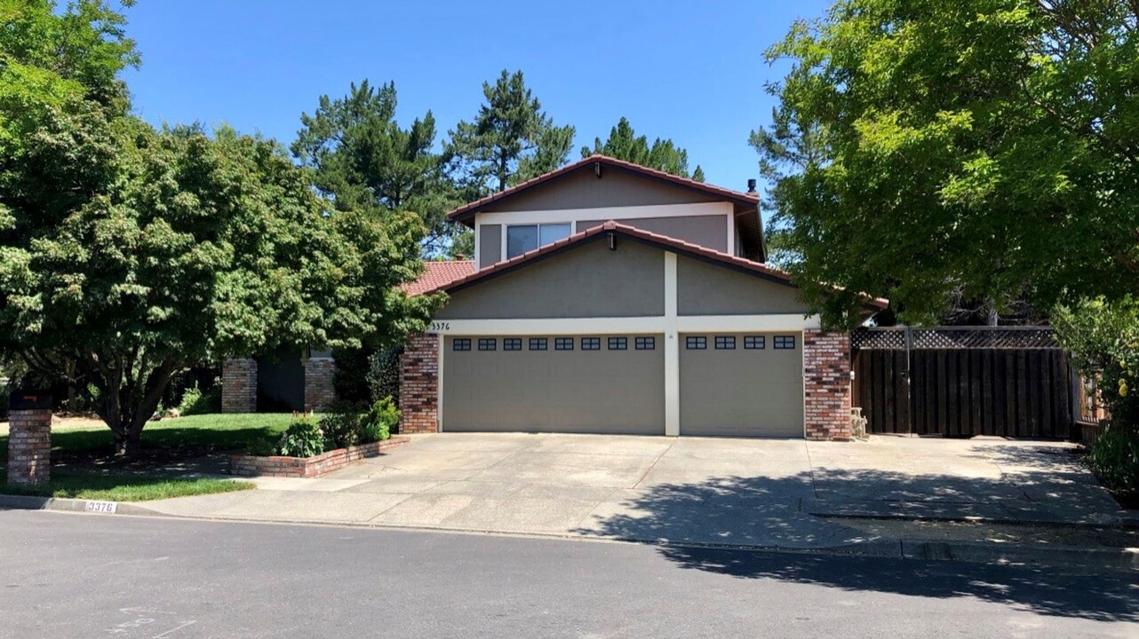 3376 Sprig Ct in Napa, CA - Building Photo